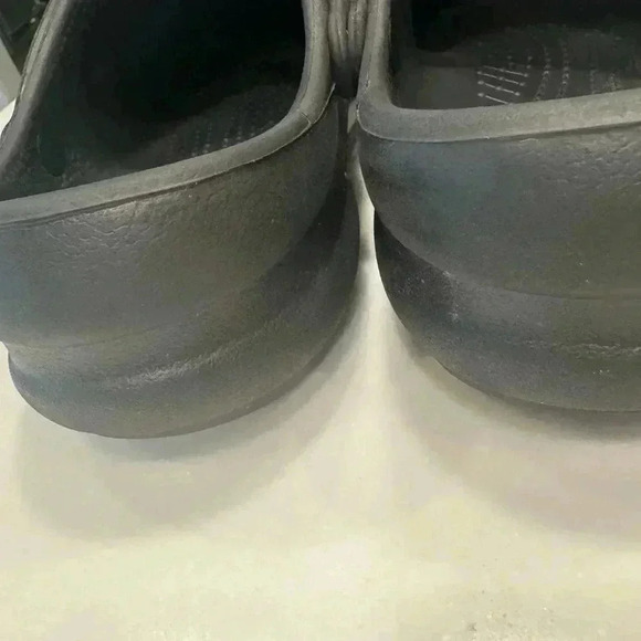 Crocs men’s black slip on shoes. Ankle strap Size 13 perfect condition